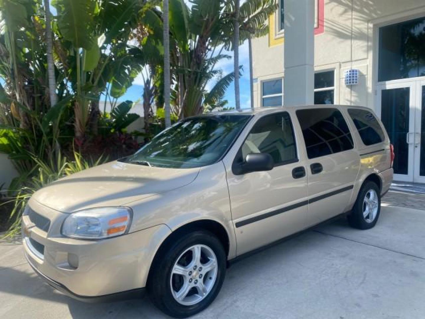 2007 Gold Mist Metallic /Cashmere Chevrolet Uplander LS LOW MILES 46,982 VAN (1GNDV23137D) with an 3.9L V6 SFI Engine engine, Automatic transmission, located at 4701 North Dixie Hwy, Pompano Beach, FL, 33064, (954) 422-2889, 26.240938, -80.123474 - OUR WEBPAGE FLORIDACARS1.COM HAS OVER 100 PHOTOS AND FREE CARFAX LINK 2007 CHEVROLET UPLANDER LS 7 PASSENGER VIN: 1GNDV23137D200271 1 G N D V 2 3 1 3 7 D 2 0 0 2 7 1 VAN 3.9L V6 F GASOLINE 25 MPG FRONT WHEEL DRIVE Features ABS Brakes Air Conditioning Alloy Wheels AM/FM Stereo Automatic Transmission- Photo#30