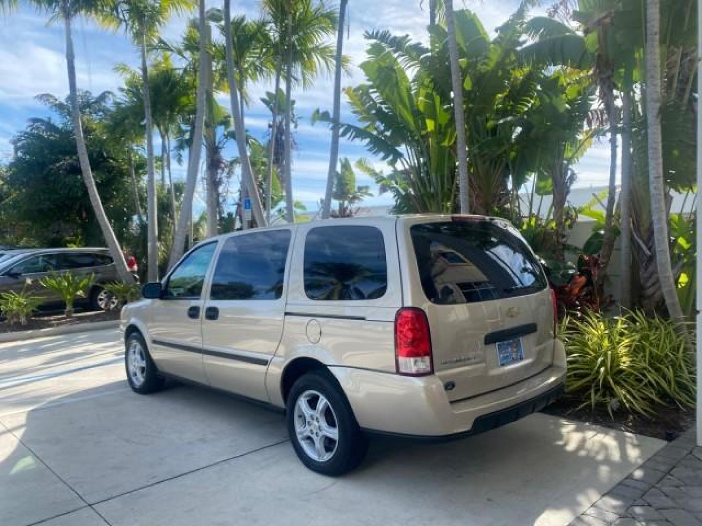 2007 Gold Mist Metallic /Cashmere Chevrolet Uplander LS LOW MILES 46,982 VAN (1GNDV23137D) with an 3.9L V6 SFI Engine engine, Automatic transmission, located at 4701 North Dixie Hwy, Pompano Beach, FL, 33064, (954) 422-2889, 26.240938, -80.123474 - OUR WEBPAGE FLORIDACARS1.COM HAS OVER 100 PHOTOS AND FREE CARFAX LINK 2007 CHEVROLET UPLANDER LS 7 PASSENGER VIN: 1GNDV23137D200271 1 G N D V 2 3 1 3 7 D 2 0 0 2 7 1 VAN 3.9L V6 F GASOLINE 25 MPG FRONT WHEEL DRIVE Features ABS Brakes Air Conditioning Alloy Wheels AM/FM Stereo Automatic Transmission- Photo#33