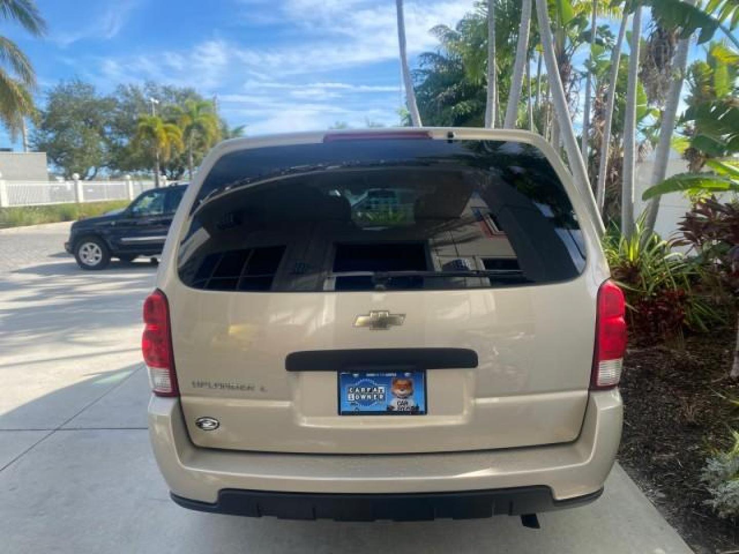 2007 Gold Mist Metallic /Cashmere Chevrolet Uplander LS LOW MILES 46,982 VAN (1GNDV23137D) with an 3.9L V6 SFI Engine engine, Automatic transmission, located at 4701 North Dixie Hwy, Pompano Beach, FL, 33064, (954) 422-2889, 26.240938, -80.123474 - OUR WEBPAGE FLORIDACARS1.COM HAS OVER 100 PHOTOS AND FREE CARFAX LINK 2007 CHEVROLET UPLANDER LS 7 PASSENGER VIN: 1GNDV23137D200271 1 G N D V 2 3 1 3 7 D 2 0 0 2 7 1 VAN 3.9L V6 F GASOLINE 25 MPG FRONT WHEEL DRIVE Features ABS Brakes Air Conditioning Alloy Wheels AM/FM Stereo Automatic Transmission- Photo#36