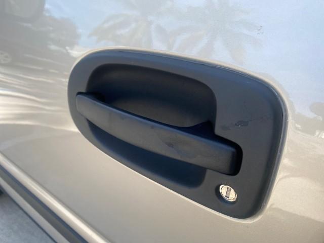 2007 Desert Brown Metallic /Cashmere Chevrolet Uplander LS LOW MILES 46,982 (1GNDV23137D) with an 3.9L V6 SFI Engine engine, Automatic transmission, located at 4701 North Dixie Hwy, Pompano Beach, FL, 33064, (954) 422-2889, 26.240938, -80.123474 - OUR WEBPAGE FLORIDACARS1.COM HAS OVER 100 PHOTOS AND FREE CARFAX LINK 2007 CHEVROLET UPLANDER LS 7 PASSENGER VIN: 1GNDV23137D200271 1 G N D V 2 3 1 3 7 D 2 0 0 2 7 1 VAN 3.9L V6 F GASOLINE 25 MPG FRONT WHEEL DRIVE Features ABS Brakes Air Conditioning Alloy Wheels AM/FM Stereo Automatic Transmission - Photo#38