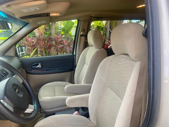 2007 Desert Brown Metallic /Cashmere Chevrolet Uplander LS LOW MILES 46,982 (1GNDV23137D) with an 3.9L V6 SFI Engine engine, Automatic transmission, located at 4701 North Dixie Hwy, Pompano Beach, FL, 33064, (954) 422-2889, 26.240938, -80.123474 - OUR WEBPAGE FLORIDACARS1.COM HAS OVER 100 PHOTOS AND FREE CARFAX LINK 2007 CHEVROLET UPLANDER LS 7 PASSENGER VIN: 1GNDV23137D200271 1 G N D V 2 3 1 3 7 D 2 0 0 2 7 1 VAN 3.9L V6 F GASOLINE 25 MPG FRONT WHEEL DRIVE Features ABS Brakes Air Conditioning Alloy Wheels AM/FM Stereo Automatic Transmission - Photo#41