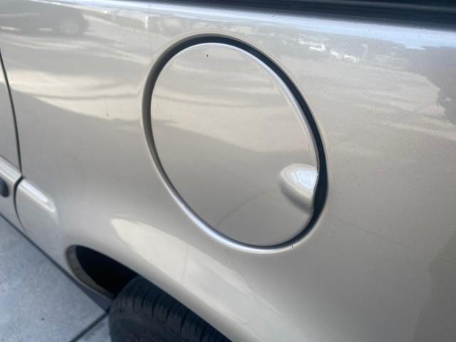 2007 Desert Brown Metallic /Cashmere Chevrolet Uplander LS LOW MILES 46,982 (1GNDV23137D) with an 3.9L V6 SFI Engine engine, Automatic transmission, located at 4701 North Dixie Hwy, Pompano Beach, FL, 33064, (954) 422-2889, 26.240938, -80.123474 - OUR WEBPAGE FLORIDACARS1.COM HAS OVER 100 PHOTOS AND FREE CARFAX LINK 2007 CHEVROLET UPLANDER LS 7 PASSENGER VIN: 1GNDV23137D200271 1 G N D V 2 3 1 3 7 D 2 0 0 2 7 1 VAN 3.9L V6 F GASOLINE 25 MPG FRONT WHEEL DRIVE Features ABS Brakes Air Conditioning Alloy Wheels AM/FM Stereo Automatic Transmission - Photo#78