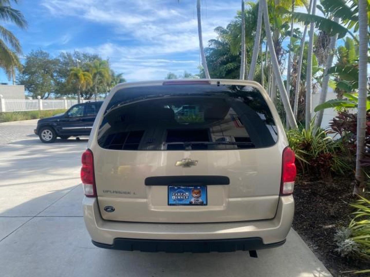 2007 Gold Mist Metallic /Cashmere Chevrolet Uplander LS LOW MILES 46,982 VAN (1GNDV23137D) with an 3.9L V6 SFI Engine engine, Automatic transmission, located at 4701 North Dixie Hwy, Pompano Beach, FL, 33064, (954) 422-2889, 26.240938, -80.123474 - OUR WEBPAGE FLORIDACARS1.COM HAS OVER 100 PHOTOS AND FREE CARFAX LINK 2007 CHEVROLET UPLANDER LS 7 PASSENGER VIN: 1GNDV23137D200271 1 G N D V 2 3 1 3 7 D 2 0 0 2 7 1 VAN 3.9L V6 F GASOLINE 25 MPG FRONT WHEEL DRIVE Features ABS Brakes Air Conditioning Alloy Wheels AM/FM Stereo Automatic Transmission- Photo#83