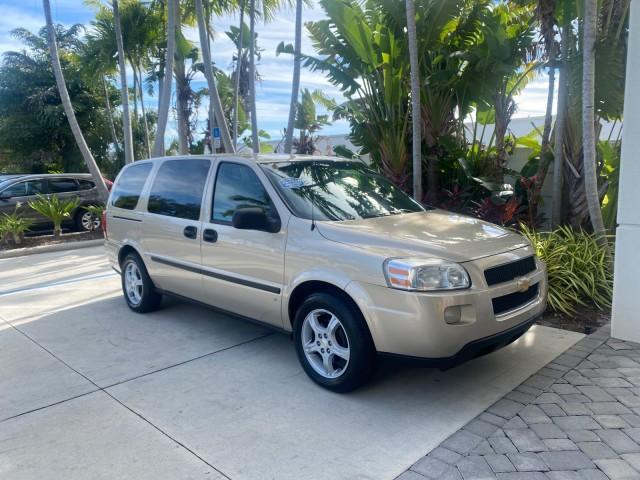 2007 Desert Brown Metallic /Cashmere Chevrolet Uplander LS LOW MILES 46,982 (1GNDV23137D) with an 3.9L V6 SFI Engine engine, Automatic transmission, located at 4701 North Dixie Hwy, Pompano Beach, FL, 33064, (954) 422-2889, 26.240938, -80.123474 - OUR WEBPAGE FLORIDACARS1.COM HAS OVER 100 PHOTOS AND FREE CARFAX LINK 2007 CHEVROLET UPLANDER LS 7 PASSENGER VIN: 1GNDV23137D200271 1 G N D V 2 3 1 3 7 D 2 0 0 2 7 1 VAN 3.9L V6 F GASOLINE 25 MPG FRONT WHEEL DRIVE Features ABS Brakes Air Conditioning Alloy Wheels AM/FM Stereo Automatic Transmission - Photo#98