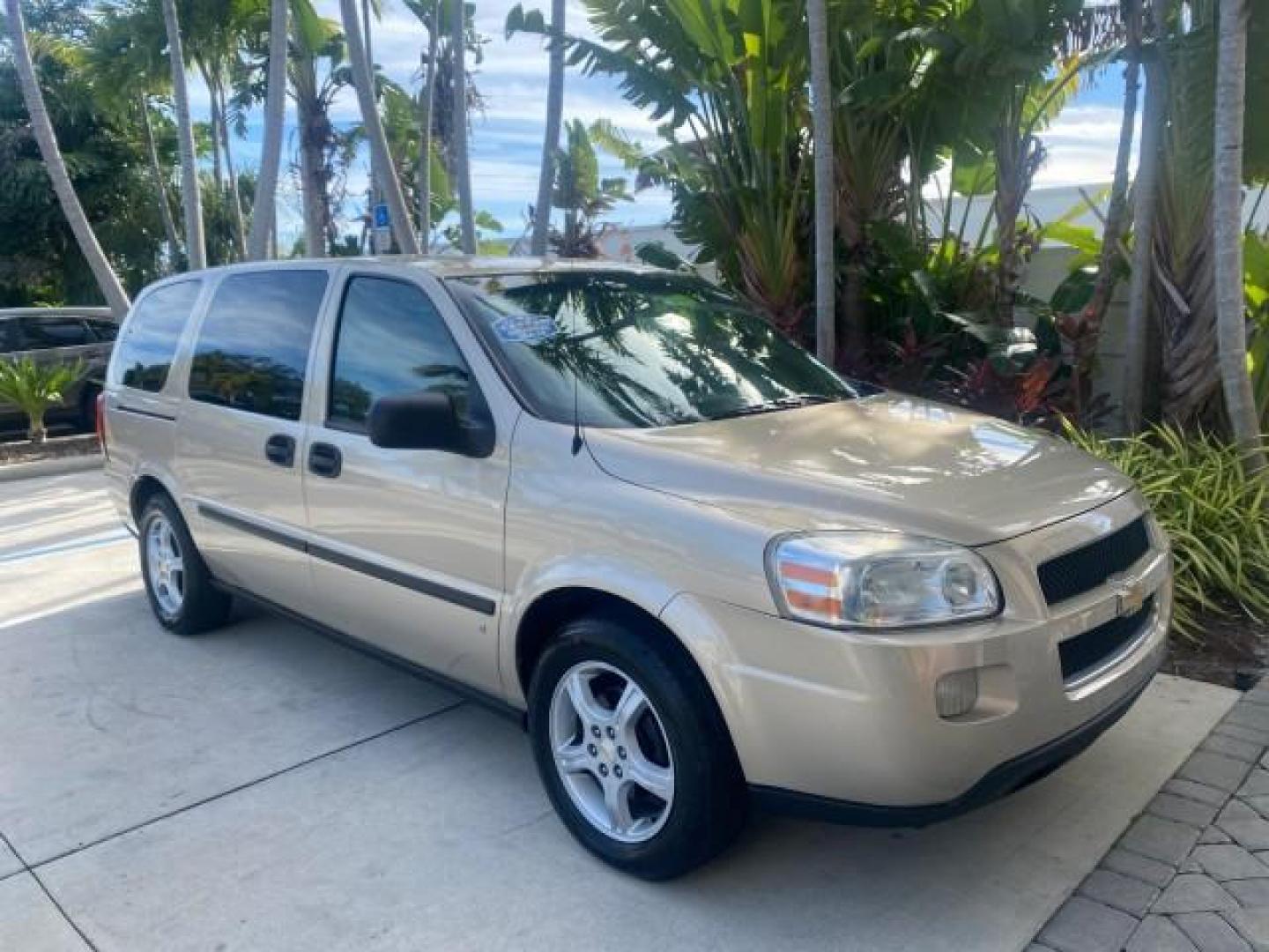 2007 Gold Mist Metallic /Cashmere Chevrolet Uplander LS LOW MILES 46,982 VAN (1GNDV23137D) with an 3.9L V6 SFI Engine engine, Automatic transmission, located at 4701 North Dixie Hwy, Pompano Beach, FL, 33064, (954) 422-2889, 26.240938, -80.123474 - OUR WEBPAGE FLORIDACARS1.COM HAS OVER 100 PHOTOS AND FREE CARFAX LINK 2007 CHEVROLET UPLANDER LS 7 PASSENGER VIN: 1GNDV23137D200271 1 G N D V 2 3 1 3 7 D 2 0 0 2 7 1 VAN 3.9L V6 F GASOLINE 25 MPG FRONT WHEEL DRIVE Features ABS Brakes Air Conditioning Alloy Wheels AM/FM Stereo Automatic Transmission- Photo#99