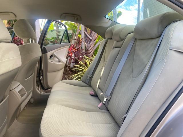 2007 Desert Sand Mica /Bisque Toyota Camry LE LOW MILES 44,042 1 OWNER (4T1BE46K77U) with an 2.4L DOHC MPFI VVT-i 16-Valve 4-Cyl Engine engine, Automatic transmission, located at 4701 North Dixie Hwy, Pompano Beach, FL, 33064, (954) 422-2889, 26.240938, -80.123474 - OUR WEBPAGE FLORIDACARS1.COM HAS OVER 100 PHOTOS AND FREE CARFAX LINK 2007 TOYOTA CAMRY LE VIN: 4T1BE46K77U636309 4 T 1 B E 4 6 K 7 7 U 6 3 6 3 0 9 SEDAN 4 DR 2.4L I4 F DOHC 16V GASOLINE 31 MPG FRONT WHEEL DRIVE Features ABS Brakes Air Conditioning AM/FM Stereo Automatic Transmission Auxiliary Audio - Photo#14