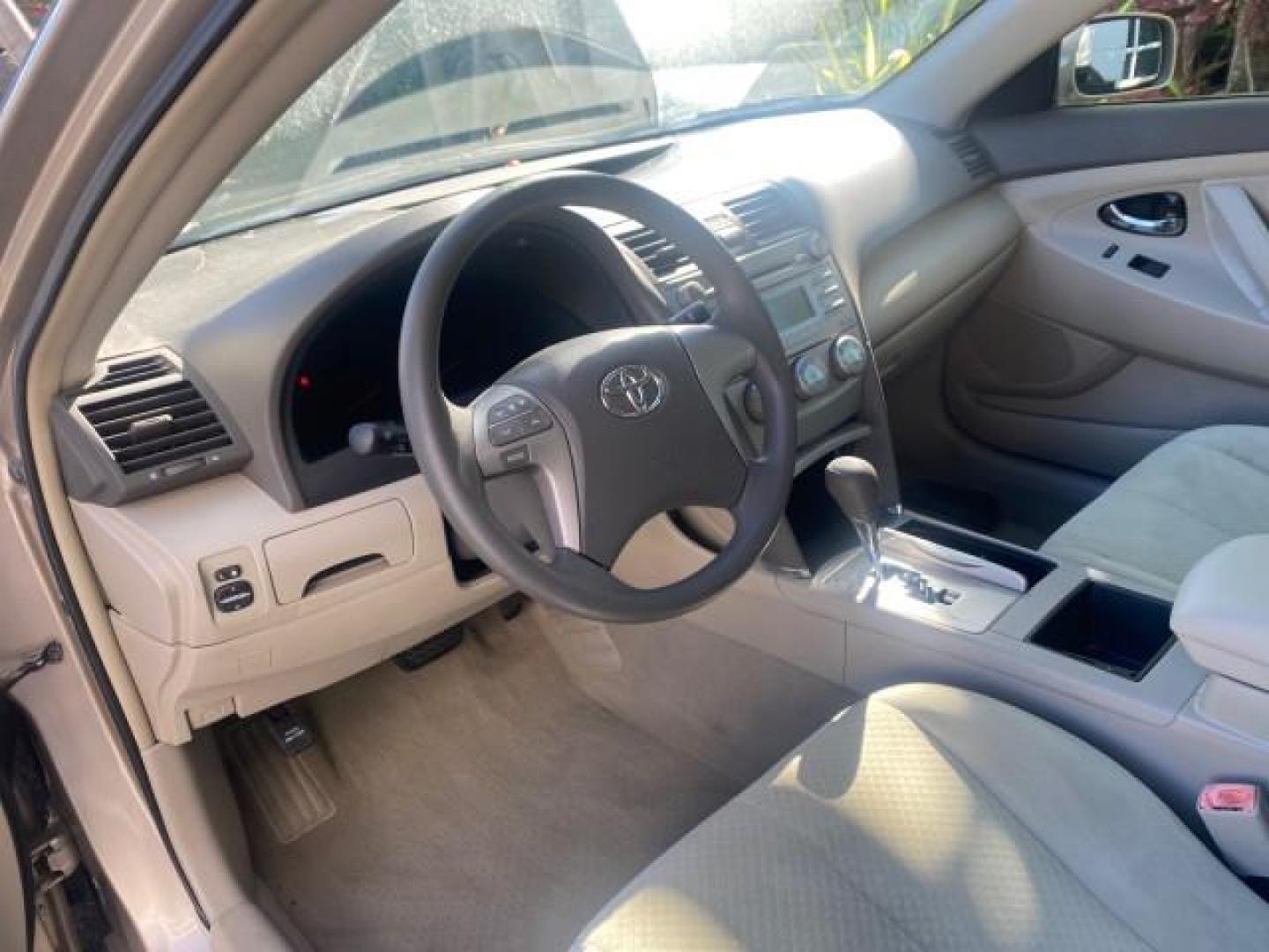 2007 Desert Sand Mica /Bisque Toyota Camry LE LOW MILES 44,042 1 OWNER (4T1BE46K77U) with an 2.4L DOHC MPFI VVT-i 16-Valve 4-Cyl Engine engine, Automatic transmission, located at 4701 North Dixie Hwy, Pompano Beach, FL, 33064, (954) 422-2889, 26.240938, -80.123474 - OUR WEBPAGE FLORIDACARS1.COM HAS OVER 100 PHOTOS AND FREE CARFAX LINK 2007 TOYOTA CAMRY LE VIN: 4T1BE46K77U636309 4 T 1 B E 4 6 K 7 7 U 6 3 6 3 0 9 SEDAN 4 DR 2.4L I4 F DOHC 16V GASOLINE 31 MPG FRONT WHEEL DRIVE Features ABS Brakes Air Conditioning AM/FM Stereo Automatic Transmission Auxiliary Audio - Photo#47