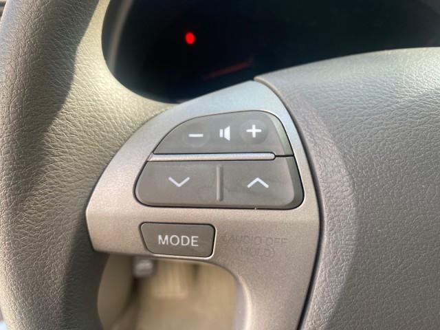 2007 Desert Sand Mica /Bisque Toyota Camry LE LOW MILES 44,042 1 OWNER (4T1BE46K77U) with an 2.4L DOHC MPFI VVT-i 16-Valve 4-Cyl Engine engine, Automatic transmission, located at 4701 North Dixie Hwy, Pompano Beach, FL, 33064, (954) 422-2889, 26.240938, -80.123474 - OUR WEBPAGE FLORIDACARS1.COM HAS OVER 100 PHOTOS AND FREE CARFAX LINK 2007 TOYOTA CAMRY LE VIN: 4T1BE46K77U636309 4 T 1 B E 4 6 K 7 7 U 6 3 6 3 0 9 SEDAN 4 DR 2.4L I4 F DOHC 16V GASOLINE 31 MPG FRONT WHEEL DRIVE Features ABS Brakes Air Conditioning AM/FM Stereo Automatic Transmission Auxiliary Audio - Photo#49