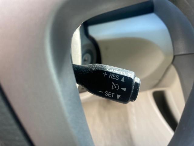 2007 Desert Sand Mica /Bisque Toyota Camry LE LOW MILES 44,042 1 OWNER (4T1BE46K77U) with an 2.4L DOHC MPFI VVT-i 16-Valve 4-Cyl Engine engine, Automatic transmission, located at 4701 North Dixie Hwy, Pompano Beach, FL, 33064, (954) 422-2889, 26.240938, -80.123474 - OUR WEBPAGE FLORIDACARS1.COM HAS OVER 100 PHOTOS AND FREE CARFAX LINK 2007 TOYOTA CAMRY LE VIN: 4T1BE46K77U636309 4 T 1 B E 4 6 K 7 7 U 6 3 6 3 0 9 SEDAN 4 DR 2.4L I4 F DOHC 16V GASOLINE 31 MPG FRONT WHEEL DRIVE Features ABS Brakes Air Conditioning AM/FM Stereo Automatic Transmission Auxiliary Audio - Photo#50