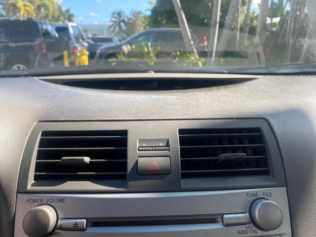 2007 Desert Sand Mica /Bisque Toyota Camry LE LOW MILES 44,042 1 OWNER (4T1BE46K77U) with an 2.4L DOHC MPFI VVT-i 16-Valve 4-Cyl Engine engine, Automatic transmission, located at 4701 North Dixie Hwy, Pompano Beach, FL, 33064, (954) 422-2889, 26.240938, -80.123474 - OUR WEBPAGE FLORIDACARS1.COM HAS OVER 100 PHOTOS AND FREE CARFAX LINK 2007 TOYOTA CAMRY LE VIN: 4T1BE46K77U636309 4 T 1 B E 4 6 K 7 7 U 6 3 6 3 0 9 SEDAN 4 DR 2.4L I4 F DOHC 16V GASOLINE 31 MPG FRONT WHEEL DRIVE Features ABS Brakes Air Conditioning AM/FM Stereo Automatic Transmission Auxiliary Audio - Photo#57