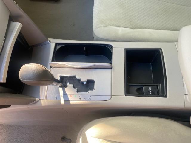 2007 Desert Sand Mica /Bisque Toyota Camry LE LOW MILES 44,042 1 OWNER (4T1BE46K77U) with an 2.4L DOHC MPFI VVT-i 16-Valve 4-Cyl Engine engine, Automatic transmission, located at 4701 North Dixie Hwy, Pompano Beach, FL, 33064, (954) 422-2889, 26.240938, -80.123474 - OUR WEBPAGE FLORIDACARS1.COM HAS OVER 100 PHOTOS AND FREE CARFAX LINK 2007 TOYOTA CAMRY LE VIN: 4T1BE46K77U636309 4 T 1 B E 4 6 K 7 7 U 6 3 6 3 0 9 SEDAN 4 DR 2.4L I4 F DOHC 16V GASOLINE 31 MPG FRONT WHEEL DRIVE Features ABS Brakes Air Conditioning AM/FM Stereo Automatic Transmission Auxiliary Audio - Photo#61