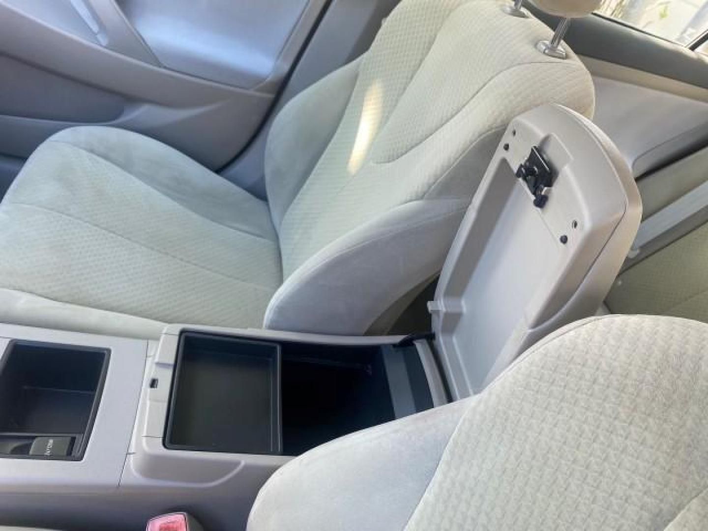 2007 Desert Sand Mica /Bisque Toyota Camry LE LOW MILES 44,042 1 OWNER (4T1BE46K77U) with an 2.4L DOHC MPFI VVT-i 16-Valve 4-Cyl Engine engine, Automatic transmission, located at 4701 North Dixie Hwy, Pompano Beach, FL, 33064, (954) 422-2889, 26.240938, -80.123474 - OUR WEBPAGE FLORIDACARS1.COM HAS OVER 100 PHOTOS AND FREE CARFAX LINK 2007 TOYOTA CAMRY LE VIN: 4T1BE46K77U636309 4 T 1 B E 4 6 K 7 7 U 6 3 6 3 0 9 SEDAN 4 DR 2.4L I4 F DOHC 16V GASOLINE 31 MPG FRONT WHEEL DRIVE Features ABS Brakes Air Conditioning AM/FM Stereo Automatic Transmission Auxiliary Audio - Photo#63