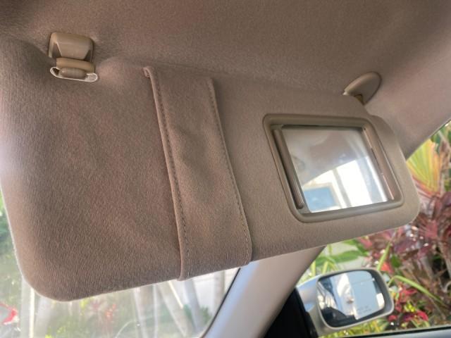 2007 Desert Sand Mica /Bisque Toyota Camry LE LOW MILES 44,042 1 OWNER (4T1BE46K77U) with an 2.4L DOHC MPFI VVT-i 16-Valve 4-Cyl Engine engine, Automatic transmission, located at 4701 North Dixie Hwy, Pompano Beach, FL, 33064, (954) 422-2889, 26.240938, -80.123474 - OUR WEBPAGE FLORIDACARS1.COM HAS OVER 100 PHOTOS AND FREE CARFAX LINK 2007 TOYOTA CAMRY LE VIN: 4T1BE46K77U636309 4 T 1 B E 4 6 K 7 7 U 6 3 6 3 0 9 SEDAN 4 DR 2.4L I4 F DOHC 16V GASOLINE 31 MPG FRONT WHEEL DRIVE Features ABS Brakes Air Conditioning AM/FM Stereo Automatic Transmission Auxiliary Audio - Photo#66