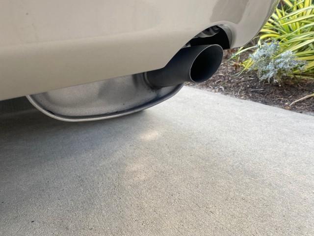 2007 Desert Sand Mica /Bisque Toyota Camry LE LOW MILES 44,042 1 OWNER (4T1BE46K77U) with an 2.4L DOHC MPFI VVT-i 16-Valve 4-Cyl Engine engine, Automatic transmission, located at 4701 North Dixie Hwy, Pompano Beach, FL, 33064, (954) 422-2889, 26.240938, -80.123474 - OUR WEBPAGE FLORIDACARS1.COM HAS OVER 100 PHOTOS AND FREE CARFAX LINK 2007 TOYOTA CAMRY LE VIN: 4T1BE46K77U636309 4 T 1 B E 4 6 K 7 7 U 6 3 6 3 0 9 SEDAN 4 DR 2.4L I4 F DOHC 16V GASOLINE 31 MPG FRONT WHEEL DRIVE Features ABS Brakes Air Conditioning AM/FM Stereo Automatic Transmission Auxiliary Audio - Photo#86