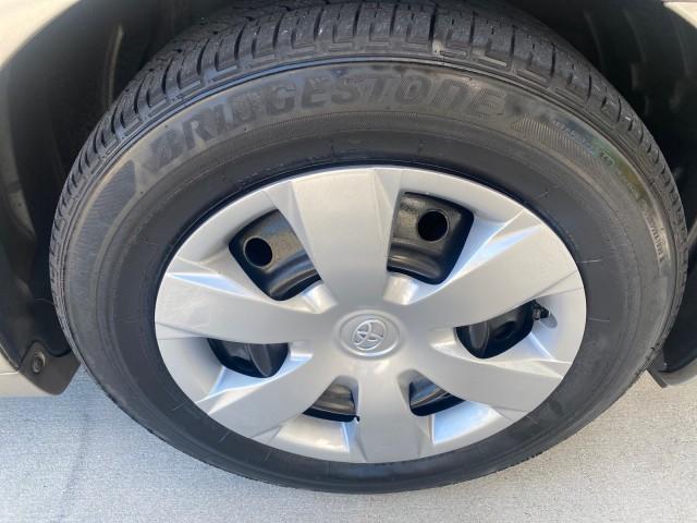 2007 Desert Sand Mica /Bisque Toyota Camry LE LOW MILES 44,042 1 OWNER (4T1BE46K77U) with an 2.4L DOHC MPFI VVT-i 16-Valve 4-Cyl Engine engine, Automatic transmission, located at 4701 North Dixie Hwy, Pompano Beach, FL, 33064, (954) 422-2889, 26.240938, -80.123474 - OUR WEBPAGE FLORIDACARS1.COM HAS OVER 100 PHOTOS AND FREE CARFAX LINK 2007 TOYOTA CAMRY LE VIN: 4T1BE46K77U636309 4 T 1 B E 4 6 K 7 7 U 6 3 6 3 0 9 SEDAN 4 DR 2.4L I4 F DOHC 16V GASOLINE 31 MPG FRONT WHEEL DRIVE Features ABS Brakes Air Conditioning AM/FM Stereo Automatic Transmission Auxiliary Audio - Photo#99