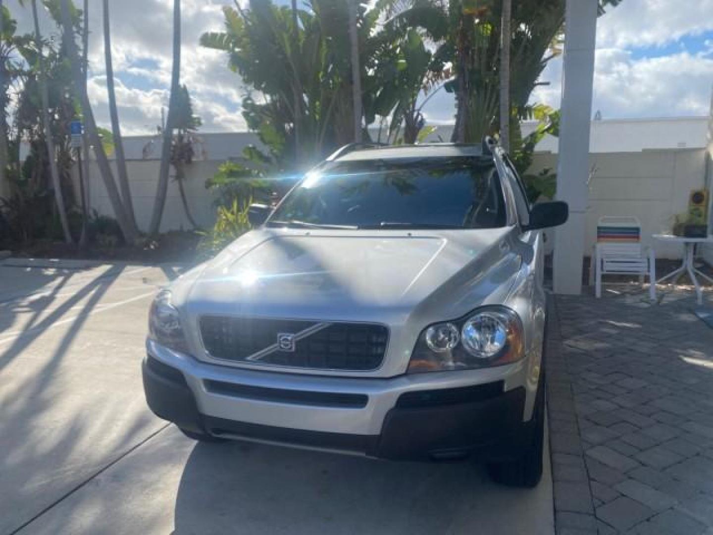 2006 Silver Metallic /Graphite Volvo XC90 SUV Turbo LOW MILES 55,260 1 OWNER FL (YV4CY592561) with an 2.5L Turbocharged I5 Engine engine, Automatic transmission, located at 4701 North Dixie Hwy, Pompano Beach, FL, 33064, (954) 422-2889, 26.240938, -80.123474 - OUR WEBPAGE FLORIDACARS1.COM HAS OVER 100 PHOTOS AND FREE CARFAX LINK 2006 VOLVO XC90 2.5T 1 OWNER FL SUNROOF LEATHER FULLY LOADED VIN: YV4CY592561248414 Y V 4 C Y 5 9 2 5 6 1 2 4 8 4 1 4 4 DOOR WAGON/SPORT UTILITY 2.5L I5 F GASOLINE 23 MPG FRONT WHEEL DRIVE Features ABS Brakes Air Conditioning Allo- Photo#3