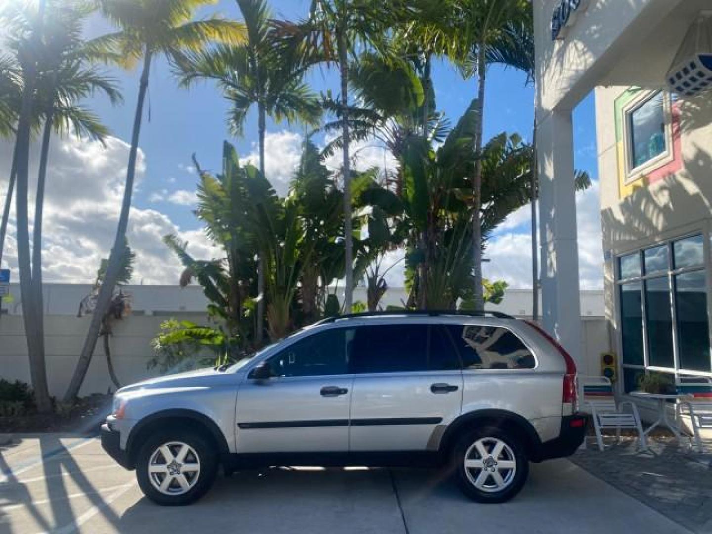 2006 Silver Metallic /Graphite Volvo XC90 SUV Turbo LOW MILES 55,260 1 OWNER FL (YV4CY592561) with an 2.5L Turbocharged I5 Engine engine, Automatic transmission, located at 4701 North Dixie Hwy, Pompano Beach, FL, 33064, (954) 422-2889, 26.240938, -80.123474 - OUR WEBPAGE FLORIDACARS1.COM HAS OVER 100 PHOTOS AND FREE CARFAX LINK 2006 VOLVO XC90 2.5T 1 OWNER FL SUNROOF LEATHER FULLY LOADED VIN: YV4CY592561248414 Y V 4 C Y 5 9 2 5 6 1 2 4 8 4 1 4 4 DOOR WAGON/SPORT UTILITY 2.5L I5 F GASOLINE 23 MPG FRONT WHEEL DRIVE Features ABS Brakes Air Conditioning Allo- Photo#4