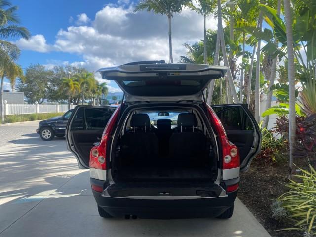 2006 Silver Metallic /Graphite Volvo XC90 SUV Turbo LOW MILES 55,260 1 OWNER FL (YV4CY592561) with an 2.5L Turbocharged I5 Engine engine, Automatic transmission, located at 4701 North Dixie Hwy, Pompano Beach, FL, 33064, (954) 422-2889, 26.240938, -80.123474 - OUR WEBPAGE FLORIDACARS1.COM HAS OVER 100 PHOTOS AND FREE CARFAX LINK 2006 VOLVO XC90 2.5T 1 OWNER FL SUNROOF LEATHER FULLY LOADED VIN: YV4CY592561248414 Y V 4 C Y 5 9 2 5 6 1 2 4 8 4 1 4 4 DOOR WAGON/SPORT UTILITY 2.5L I5 F GASOLINE 23 MPG FRONT WHEEL DRIVE Features ABS Brakes Air Conditioning Allo - Photo#15