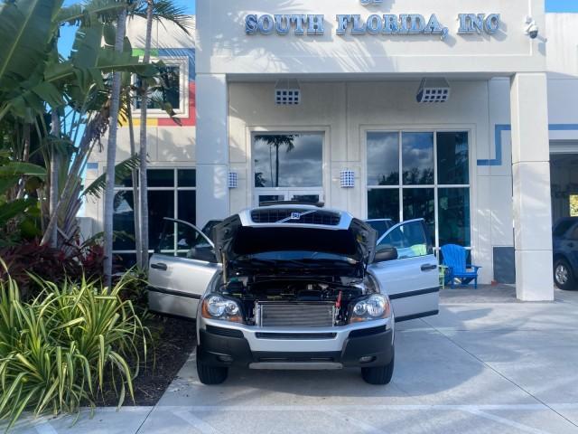 2006 Silver Metallic /Graphite Volvo XC90 SUV Turbo LOW MILES 55,260 1 OWNER FL (YV4CY592561) with an 2.5L Turbocharged I5 Engine engine, Automatic transmission, located at 4701 North Dixie Hwy, Pompano Beach, FL, 33064, (954) 422-2889, 26.240938, -80.123474 - OUR WEBPAGE FLORIDACARS1.COM HAS OVER 100 PHOTOS AND FREE CARFAX LINK 2006 VOLVO XC90 2.5T 1 OWNER FL SUNROOF LEATHER FULLY LOADED VIN: YV4CY592561248414 Y V 4 C Y 5 9 2 5 6 1 2 4 8 4 1 4 4 DOOR WAGON/SPORT UTILITY 2.5L I5 F GASOLINE 23 MPG FRONT WHEEL DRIVE Features ABS Brakes Air Conditioning Allo - Photo#16