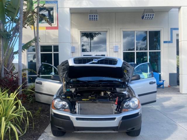 2006 Silver Metallic /Graphite Volvo XC90 SUV Turbo LOW MILES 55,260 1 OWNER FL (YV4CY592561) with an 2.5L Turbocharged I5 Engine engine, Automatic transmission, located at 4701 North Dixie Hwy, Pompano Beach, FL, 33064, (954) 422-2889, 26.240938, -80.123474 - OUR WEBPAGE FLORIDACARS1.COM HAS OVER 100 PHOTOS AND FREE CARFAX LINK 2006 VOLVO XC90 2.5T 1 OWNER FL SUNROOF LEATHER FULLY LOADED VIN: YV4CY592561248414 Y V 4 C Y 5 9 2 5 6 1 2 4 8 4 1 4 4 DOOR WAGON/SPORT UTILITY 2.5L I5 F GASOLINE 23 MPG FRONT WHEEL DRIVE Features ABS Brakes Air Conditioning Allo - Photo#17