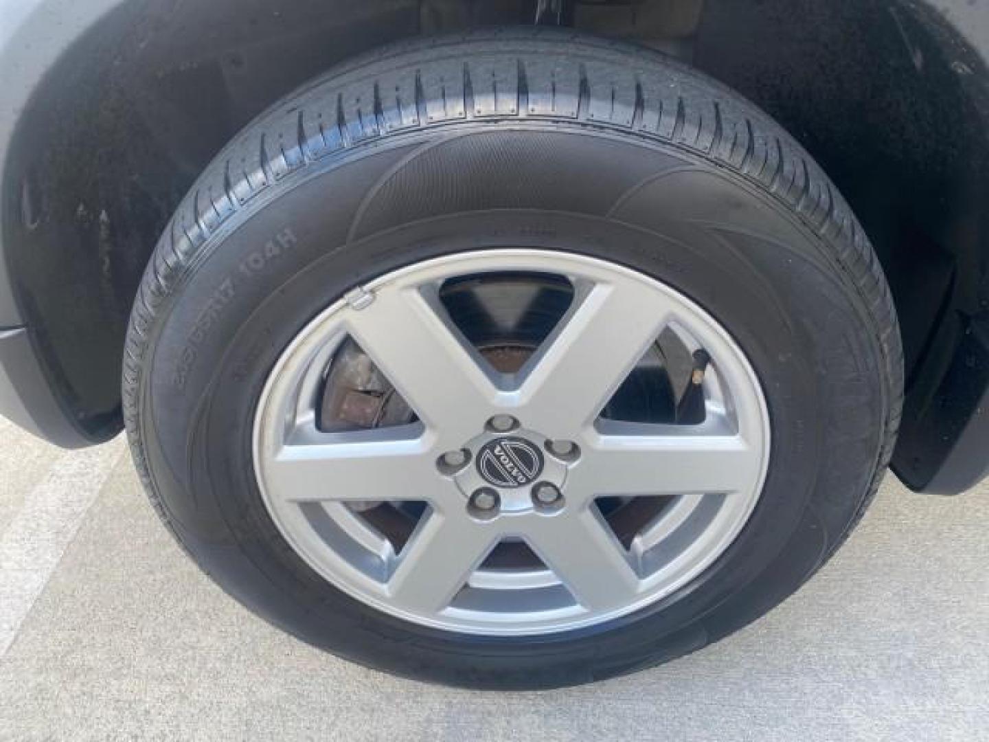 2006 Silver Metallic /Graphite Volvo XC90 SUV Turbo LOW MILES 55,260 1 OWNER FL (YV4CY592561) with an 2.5L Turbocharged I5 Engine engine, Automatic transmission, located at 4701 North Dixie Hwy, Pompano Beach, FL, 33064, (954) 422-2889, 26.240938, -80.123474 - OUR WEBPAGE FLORIDACARS1.COM HAS OVER 100 PHOTOS AND FREE CARFAX LINK 2006 VOLVO XC90 2.5T 1 OWNER FL SUNROOF LEATHER FULLY LOADED VIN: YV4CY592561248414 Y V 4 C Y 5 9 2 5 6 1 2 4 8 4 1 4 4 DOOR WAGON/SPORT UTILITY 2.5L I5 F GASOLINE 23 MPG FRONT WHEEL DRIVE Features ABS Brakes Air Conditioning Allo- Photo#19