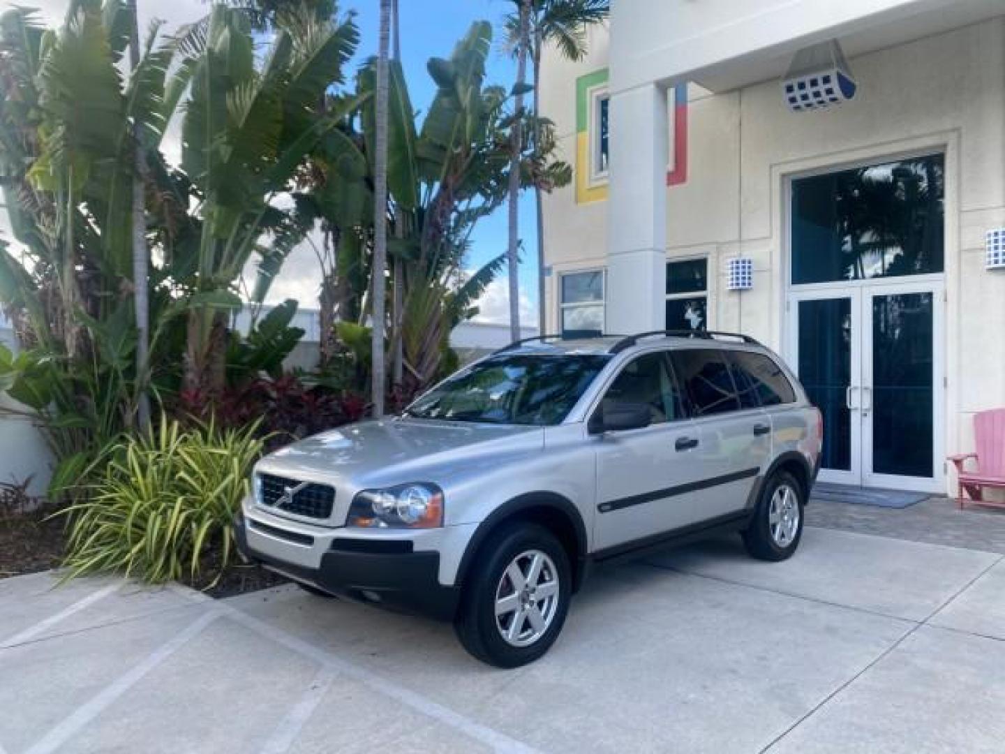 2006 Silver Metallic /Graphite Volvo XC90 SUV Turbo LOW MILES 55,260 1 OWNER FL (YV4CY592561) with an 2.5L Turbocharged I5 Engine engine, Automatic transmission, located at 4701 North Dixie Hwy, Pompano Beach, FL, 33064, (954) 422-2889, 26.240938, -80.123474 - OUR WEBPAGE FLORIDACARS1.COM HAS OVER 100 PHOTOS AND FREE CARFAX LINK 2006 VOLVO XC90 2.5T 1 OWNER FL SUNROOF LEATHER FULLY LOADED VIN: YV4CY592561248414 Y V 4 C Y 5 9 2 5 6 1 2 4 8 4 1 4 4 DOOR WAGON/SPORT UTILITY 2.5L I5 F GASOLINE 23 MPG FRONT WHEEL DRIVE Features ABS Brakes Air Conditioning Allo- Photo#28