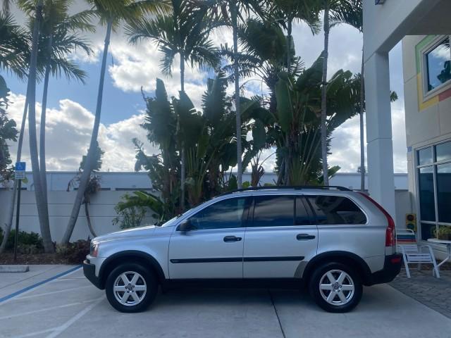 2006 Silver Metallic /Graphite Volvo XC90 SUV Turbo LOW MILES 55,260 1 OWNER FL (YV4CY592561) with an 2.5L Turbocharged I5 Engine engine, Automatic transmission, located at 4701 North Dixie Hwy, Pompano Beach, FL, 33064, (954) 422-2889, 26.240938, -80.123474 - OUR WEBPAGE FLORIDACARS1.COM HAS OVER 100 PHOTOS AND FREE CARFAX LINK 2006 VOLVO XC90 2.5T 1 OWNER FL SUNROOF LEATHER FULLY LOADED VIN: YV4CY592561248414 Y V 4 C Y 5 9 2 5 6 1 2 4 8 4 1 4 4 DOOR WAGON/SPORT UTILITY 2.5L I5 F GASOLINE 23 MPG FRONT WHEEL DRIVE Features ABS Brakes Air Conditioning Allo - Photo#30
