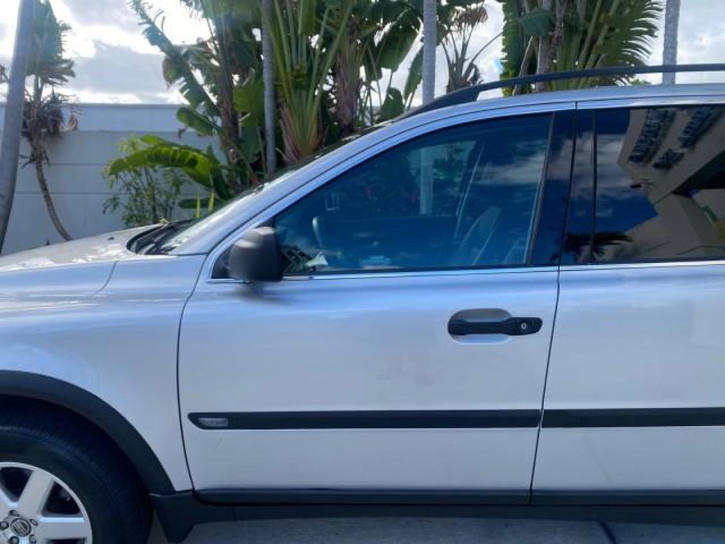 2006 Silver Metallic /Graphite Volvo XC90 SUV Turbo LOW MILES 55,260 1 OWNER FL (YV4CY592561) with an 2.5L Turbocharged I5 Engine engine, Automatic transmission, located at 4701 North Dixie Hwy, Pompano Beach, FL, 33064, (954) 422-2889, 26.240938, -80.123474 - OUR WEBPAGE FLORIDACARS1.COM HAS OVER 100 PHOTOS AND FREE CARFAX LINK 2006 VOLVO XC90 2.5T 1 OWNER FL SUNROOF LEATHER FULLY LOADED VIN: YV4CY592561248414 Y V 4 C Y 5 9 2 5 6 1 2 4 8 4 1 4 4 DOOR WAGON/SPORT UTILITY 2.5L I5 F GASOLINE 23 MPG FRONT WHEEL DRIVE Features ABS Brakes Air Conditioning Allo- Photo#38