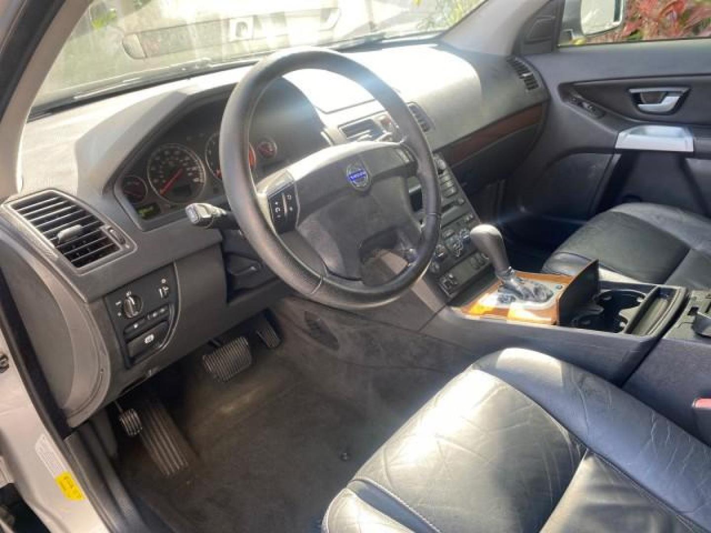 2006 Silver Metallic /Graphite Volvo XC90 SUV Turbo LOW MILES 55,260 1 OWNER FL (YV4CY592561) with an 2.5L Turbocharged I5 Engine engine, Automatic transmission, located at 4701 North Dixie Hwy, Pompano Beach, FL, 33064, (954) 422-2889, 26.240938, -80.123474 - OUR WEBPAGE FLORIDACARS1.COM HAS OVER 100 PHOTOS AND FREE CARFAX LINK 2006 VOLVO XC90 2.5T 1 OWNER FL SUNROOF LEATHER FULLY LOADED VIN: YV4CY592561248414 Y V 4 C Y 5 9 2 5 6 1 2 4 8 4 1 4 4 DOOR WAGON/SPORT UTILITY 2.5L I5 F GASOLINE 23 MPG FRONT WHEEL DRIVE Features ABS Brakes Air Conditioning Allo- Photo#46