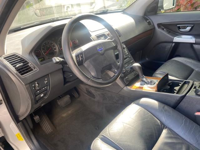 2006 Silver Metallic /Graphite Volvo XC90 SUV Turbo LOW MILES 55,260 1 OWNER FL (YV4CY592561) with an 2.5L Turbocharged I5 Engine engine, Automatic transmission, located at 4701 North Dixie Hwy, Pompano Beach, FL, 33064, (954) 422-2889, 26.240938, -80.123474 - OUR WEBPAGE FLORIDACARS1.COM HAS OVER 100 PHOTOS AND FREE CARFAX LINK 2006 VOLVO XC90 2.5T 1 OWNER FL SUNROOF LEATHER FULLY LOADED VIN: YV4CY592561248414 Y V 4 C Y 5 9 2 5 6 1 2 4 8 4 1 4 4 DOOR WAGON/SPORT UTILITY 2.5L I5 F GASOLINE 23 MPG FRONT WHEEL DRIVE Features ABS Brakes Air Conditioning Allo - Photo#46