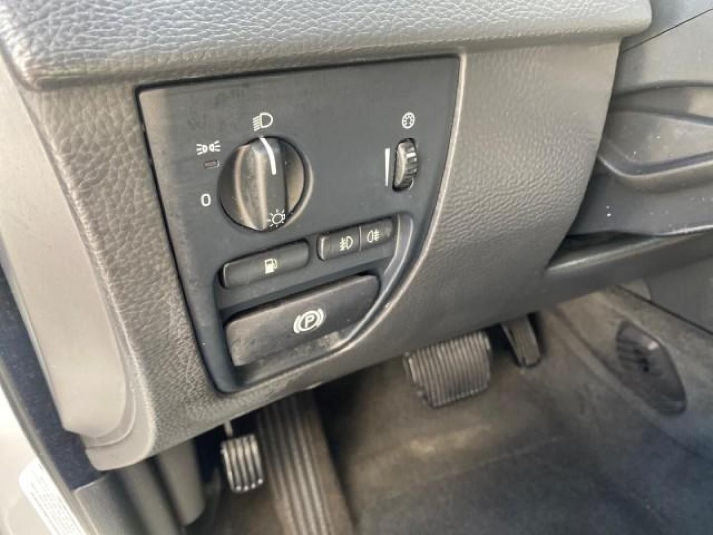 2006 Silver Metallic /Graphite Volvo XC90 SUV Turbo LOW MILES 55,260 1 OWNER FL (YV4CY592561) with an 2.5L Turbocharged I5 Engine engine, Automatic transmission, located at 4701 North Dixie Hwy, Pompano Beach, FL, 33064, (954) 422-2889, 26.240938, -80.123474 - OUR WEBPAGE FLORIDACARS1.COM HAS OVER 100 PHOTOS AND FREE CARFAX LINK 2006 VOLVO XC90 2.5T 1 OWNER FL SUNROOF LEATHER FULLY LOADED VIN: YV4CY592561248414 Y V 4 C Y 5 9 2 5 6 1 2 4 8 4 1 4 4 DOOR WAGON/SPORT UTILITY 2.5L I5 F GASOLINE 23 MPG FRONT WHEEL DRIVE Features ABS Brakes Air Conditioning Allo- Photo#52
