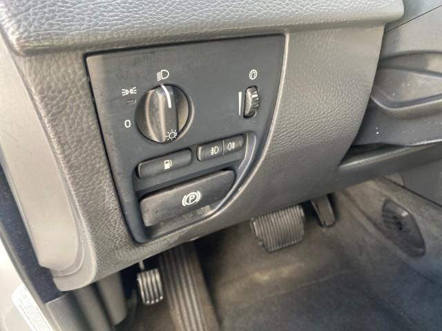 2006 Silver Metallic /Graphite Volvo XC90 SUV Turbo LOW MILES 55,260 1 OWNER FL (YV4CY592561) with an 2.5L Turbocharged I5 Engine engine, Automatic transmission, located at 4701 North Dixie Hwy, Pompano Beach, FL, 33064, (954) 422-2889, 26.240938, -80.123474 - OUR WEBPAGE FLORIDACARS1.COM HAS OVER 100 PHOTOS AND FREE CARFAX LINK 2006 VOLVO XC90 2.5T 1 OWNER FL SUNROOF LEATHER FULLY LOADED VIN: YV4CY592561248414 Y V 4 C Y 5 9 2 5 6 1 2 4 8 4 1 4 4 DOOR WAGON/SPORT UTILITY 2.5L I5 F GASOLINE 23 MPG FRONT WHEEL DRIVE Features ABS Brakes Air Conditioning Allo - Photo#52