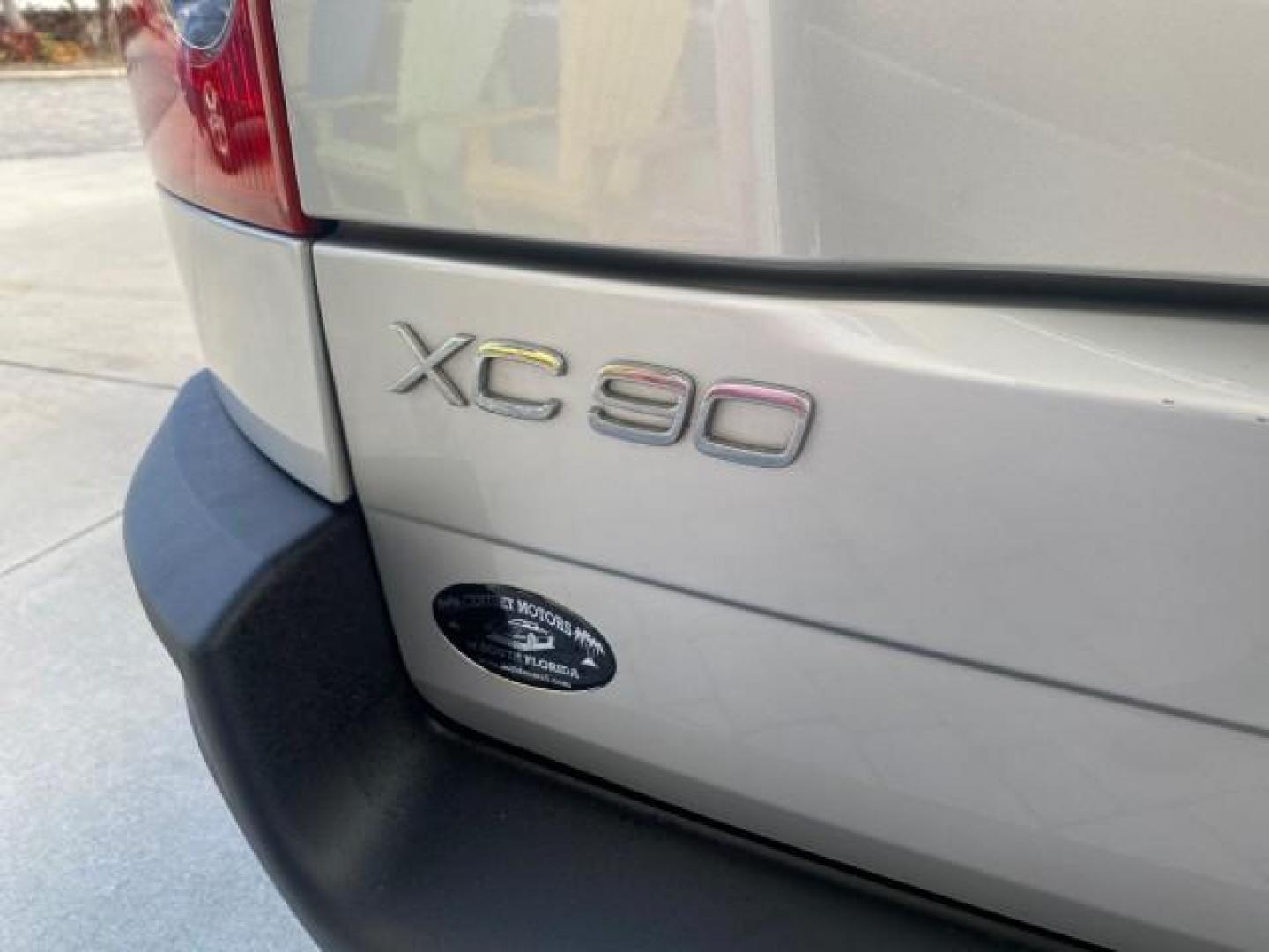 2006 Silver Metallic /Graphite Volvo XC90 SUV Turbo LOW MILES 55,260 1 OWNER FL (YV4CY592561) with an 2.5L Turbocharged I5 Engine engine, Automatic transmission, located at 4701 North Dixie Hwy, Pompano Beach, FL, 33064, (954) 422-2889, 26.240938, -80.123474 - OUR WEBPAGE FLORIDACARS1.COM HAS OVER 100 PHOTOS AND FREE CARFAX LINK 2006 VOLVO XC90 2.5T 1 OWNER FL SUNROOF LEATHER FULLY LOADED VIN: YV4CY592561248414 Y V 4 C Y 5 9 2 5 6 1 2 4 8 4 1 4 4 DOOR WAGON/SPORT UTILITY 2.5L I5 F GASOLINE 23 MPG FRONT WHEEL DRIVE Features ABS Brakes Air Conditioning Allo- Photo#81