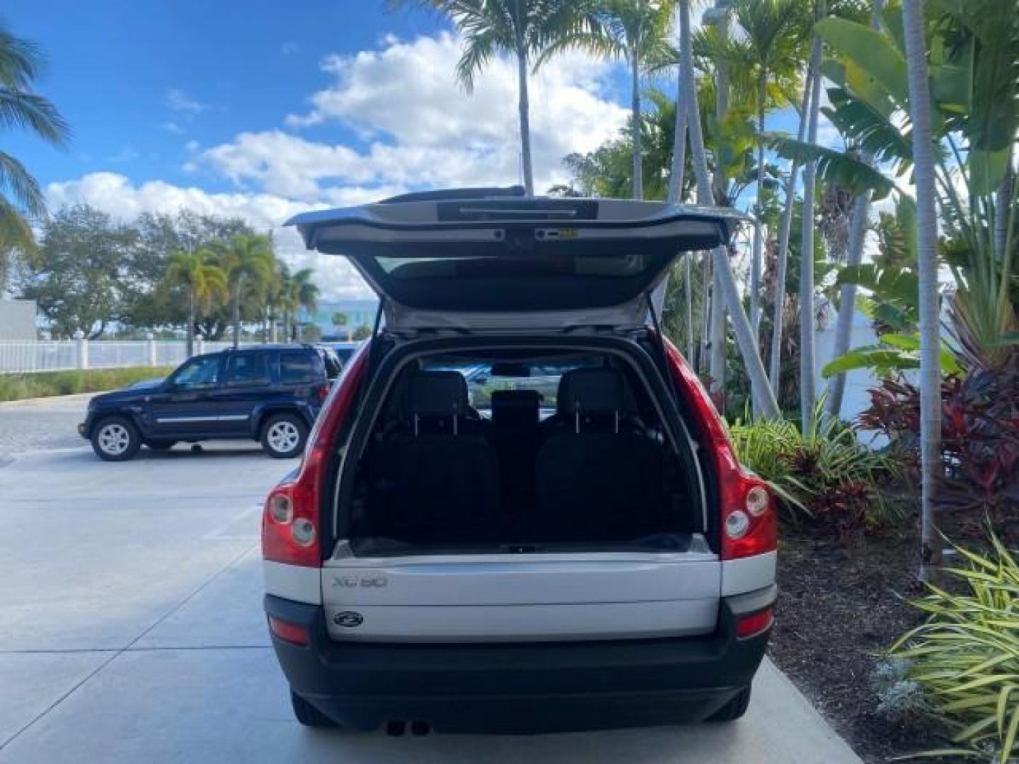 2006 Silver Metallic /Graphite Volvo XC90 SUV Turbo LOW MILES 55,260 1 OWNER FL (YV4CY592561) with an 2.5L Turbocharged I5 Engine engine, Automatic transmission, located at 4701 North Dixie Hwy, Pompano Beach, FL, 33064, (954) 422-2889, 26.240938, -80.123474 - OUR WEBPAGE FLORIDACARS1.COM HAS OVER 100 PHOTOS AND FREE CARFAX LINK 2006 VOLVO XC90 2.5T 1 OWNER FL SUNROOF LEATHER FULLY LOADED VIN: YV4CY592561248414 Y V 4 C Y 5 9 2 5 6 1 2 4 8 4 1 4 4 DOOR WAGON/SPORT UTILITY 2.5L I5 F GASOLINE 23 MPG FRONT WHEEL DRIVE Features ABS Brakes Air Conditioning Allo- Photo#83