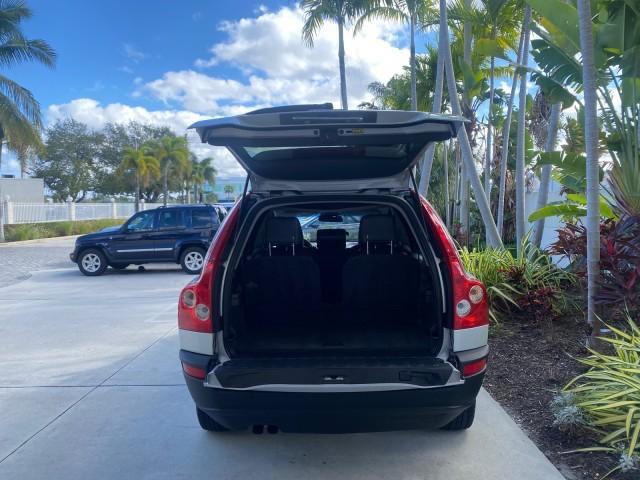 2006 Silver Metallic /Graphite Volvo XC90 SUV Turbo LOW MILES 55,260 1 OWNER FL (YV4CY592561) with an 2.5L Turbocharged I5 Engine engine, Automatic transmission, located at 4701 North Dixie Hwy, Pompano Beach, FL, 33064, (954) 422-2889, 26.240938, -80.123474 - OUR WEBPAGE FLORIDACARS1.COM HAS OVER 100 PHOTOS AND FREE CARFAX LINK 2006 VOLVO XC90 2.5T 1 OWNER FL SUNROOF LEATHER FULLY LOADED VIN: YV4CY592561248414 Y V 4 C Y 5 9 2 5 6 1 2 4 8 4 1 4 4 DOOR WAGON/SPORT UTILITY 2.5L I5 F GASOLINE 23 MPG FRONT WHEEL DRIVE Features ABS Brakes Air Conditioning Allo - Photo#84