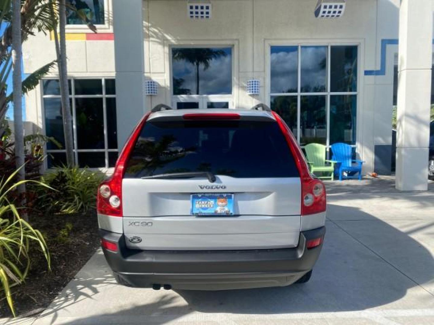 2006 Silver Metallic /Graphite Volvo XC90 SUV Turbo LOW MILES 55,260 1 OWNER FL (YV4CY592561) with an 2.5L Turbocharged I5 Engine engine, Automatic transmission, located at 4701 North Dixie Hwy, Pompano Beach, FL, 33064, (954) 422-2889, 26.240938, -80.123474 - OUR WEBPAGE FLORIDACARS1.COM HAS OVER 100 PHOTOS AND FREE CARFAX LINK 2006 VOLVO XC90 2.5T 1 OWNER FL SUNROOF LEATHER FULLY LOADED VIN: YV4CY592561248414 Y V 4 C Y 5 9 2 5 6 1 2 4 8 4 1 4 4 DOOR WAGON/SPORT UTILITY 2.5L I5 F GASOLINE 23 MPG FRONT WHEEL DRIVE Features ABS Brakes Air Conditioning Allo- Photo#89