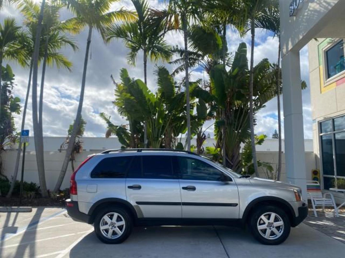 2006 Silver Metallic /Graphite Volvo XC90 SUV Turbo LOW MILES 55,260 1 OWNER FL (YV4CY592561) with an 2.5L Turbocharged I5 Engine engine, Automatic transmission, located at 4701 North Dixie Hwy, Pompano Beach, FL, 33064, (954) 422-2889, 26.240938, -80.123474 - OUR WEBPAGE FLORIDACARS1.COM HAS OVER 100 PHOTOS AND FREE CARFAX LINK 2006 VOLVO XC90 2.5T 1 OWNER FL SUNROOF LEATHER FULLY LOADED VIN: YV4CY592561248414 Y V 4 C Y 5 9 2 5 6 1 2 4 8 4 1 4 4 DOOR WAGON/SPORT UTILITY 2.5L I5 F GASOLINE 23 MPG FRONT WHEEL DRIVE Features ABS Brakes Air Conditioning Allo- Photo#90