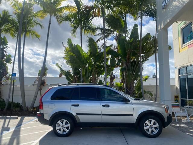 2006 Silver Metallic /Graphite Volvo XC90 SUV Turbo LOW MILES 55,260 1 OWNER FL (YV4CY592561) with an 2.5L Turbocharged I5 Engine engine, Automatic transmission, located at 4701 North Dixie Hwy, Pompano Beach, FL, 33064, (954) 422-2889, 26.240938, -80.123474 - OUR WEBPAGE FLORIDACARS1.COM HAS OVER 100 PHOTOS AND FREE CARFAX LINK 2006 VOLVO XC90 2.5T 1 OWNER FL SUNROOF LEATHER FULLY LOADED VIN: YV4CY592561248414 Y V 4 C Y 5 9 2 5 6 1 2 4 8 4 1 4 4 DOOR WAGON/SPORT UTILITY 2.5L I5 F GASOLINE 23 MPG FRONT WHEEL DRIVE Features ABS Brakes Air Conditioning Allo - Photo#90