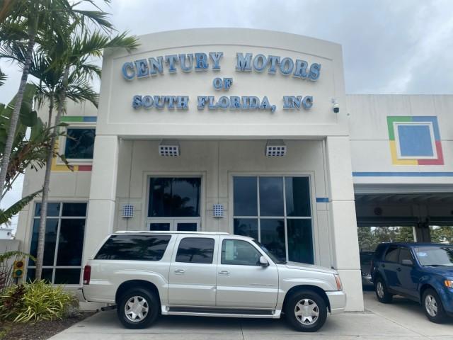 2003 White Diamond /Pewter Cadillac Escalade ESV 4WD/AWD (3GYFK66N23G) with an 6.0L Vortec 6000 High-Output V8 SFI Engine engine, Automatic transmission, located at 4701 North Dixie Hwy, Pompano Beach, FL, 33064, (954) 422-2889, 26.240938, -80.123474 - OUR WEBPAGE FLORIDACARS1.COM HAS OVER 100 PHOTOS AND FREE CARFAX LINK 2003 CADILLAC ESCALADE ESV VIN: 3GYFK66N23G235178 3 G Y F K 6 6 N 2 3 G 2 3 5 1 7 8 4 DOOR WAGON/SPORT UTILITY 6.0L V8 F GASOLINE 17 MPG ALL WHEEL DRIVE Features 4WD/AWD ABS Brakes Air Conditioning Alloy Wheels AM/FM Stereo Automa - Photo#0