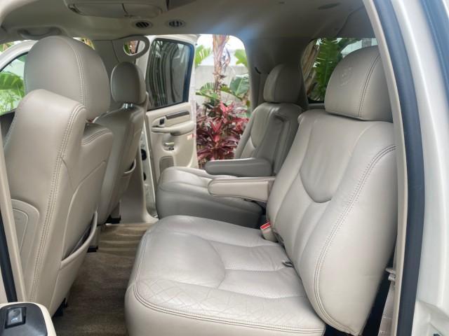 2003 White Diamond /Pewter Cadillac Escalade ESV 4WD/AWD (3GYFK66N23G) with an 6.0L Vortec 6000 High-Output V8 SFI Engine engine, Automatic transmission, located at 4701 North Dixie Hwy, Pompano Beach, FL, 33064, (954) 422-2889, 26.240938, -80.123474 - OUR WEBPAGE FLORIDACARS1.COM HAS OVER 100 PHOTOS AND FREE CARFAX LINK 2003 CADILLAC ESCALADE ESV VIN: 3GYFK66N23G235178 3 G Y F K 6 6 N 2 3 G 2 3 5 1 7 8 4 DOOR WAGON/SPORT UTILITY 6.0L V8 F GASOLINE 17 MPG ALL WHEEL DRIVE Features 4WD/AWD ABS Brakes Air Conditioning Alloy Wheels AM/FM Stereo Automa - Photo#14