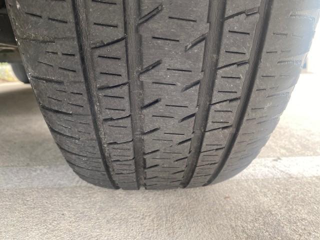 2003 White Diamond /Pewter Cadillac Escalade ESV 4WD/AWD (3GYFK66N23G) with an 6.0L Vortec 6000 High-Output V8 SFI Engine engine, Automatic transmission, located at 4701 North Dixie Hwy, Pompano Beach, FL, 33064, (954) 422-2889, 26.240938, -80.123474 - OUR WEBPAGE FLORIDACARS1.COM HAS OVER 100 PHOTOS AND FREE CARFAX LINK 2003 CADILLAC ESCALADE ESV VIN: 3GYFK66N23G235178 3 G Y F K 6 6 N 2 3 G 2 3 5 1 7 8 4 DOOR WAGON/SPORT UTILITY 6.0L V8 F GASOLINE 17 MPG ALL WHEEL DRIVE Features 4WD/AWD ABS Brakes Air Conditioning Alloy Wheels AM/FM Stereo Automa - Photo#20