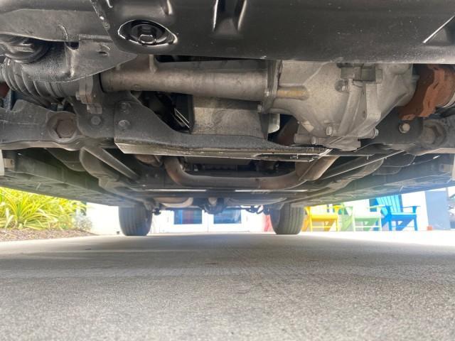 2003 White Diamond /Pewter Cadillac Escalade ESV 4WD/AWD (3GYFK66N23G) with an 6.0L Vortec 6000 High-Output V8 SFI Engine engine, Automatic transmission, located at 4701 North Dixie Hwy, Pompano Beach, FL, 33064, (954) 422-2889, 26.240938, -80.123474 - OUR WEBPAGE FLORIDACARS1.COM HAS OVER 100 PHOTOS AND FREE CARFAX LINK 2003 CADILLAC ESCALADE ESV VIN: 3GYFK66N23G235178 3 G Y F K 6 6 N 2 3 G 2 3 5 1 7 8 4 DOOR WAGON/SPORT UTILITY 6.0L V8 F GASOLINE 17 MPG ALL WHEEL DRIVE Features 4WD/AWD ABS Brakes Air Conditioning Alloy Wheels AM/FM Stereo Automa - Photo#21