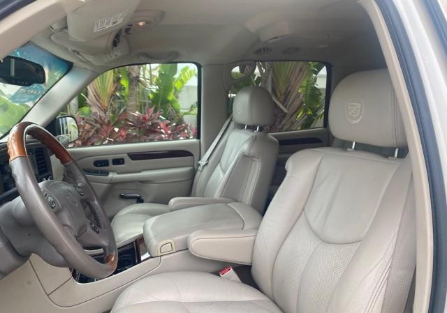 2003 White Diamond /Pewter Cadillac Escalade ESV 4WD/AWD (3GYFK66N23G) with an 6.0L Vortec 6000 High-Output V8 SFI Engine engine, Automatic transmission, located at 4701 North Dixie Hwy, Pompano Beach, FL, 33064, (954) 422-2889, 26.240938, -80.123474 - OUR WEBPAGE FLORIDACARS1.COM HAS OVER 100 PHOTOS AND FREE CARFAX LINK 2003 CADILLAC ESCALADE ESV VIN: 3GYFK66N23G235178 3 G Y F K 6 6 N 2 3 G 2 3 5 1 7 8 4 DOOR WAGON/SPORT UTILITY 6.0L V8 F GASOLINE 17 MPG ALL WHEEL DRIVE Features 4WD/AWD ABS Brakes Air Conditioning Alloy Wheels AM/FM Stereo Automa - Photo#42