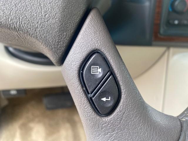 2003 White Diamond /Pewter Cadillac Escalade ESV 4WD/AWD (3GYFK66N23G) with an 6.0L Vortec 6000 High-Output V8 SFI Engine engine, Automatic transmission, located at 4701 North Dixie Hwy, Pompano Beach, FL, 33064, (954) 422-2889, 26.240938, -80.123474 - OUR WEBPAGE FLORIDACARS1.COM HAS OVER 100 PHOTOS AND FREE CARFAX LINK 2003 CADILLAC ESCALADE ESV VIN: 3GYFK66N23G235178 3 G Y F K 6 6 N 2 3 G 2 3 5 1 7 8 4 DOOR WAGON/SPORT UTILITY 6.0L V8 F GASOLINE 17 MPG ALL WHEEL DRIVE Features 4WD/AWD ABS Brakes Air Conditioning Alloy Wheels AM/FM Stereo Automa - Photo#48