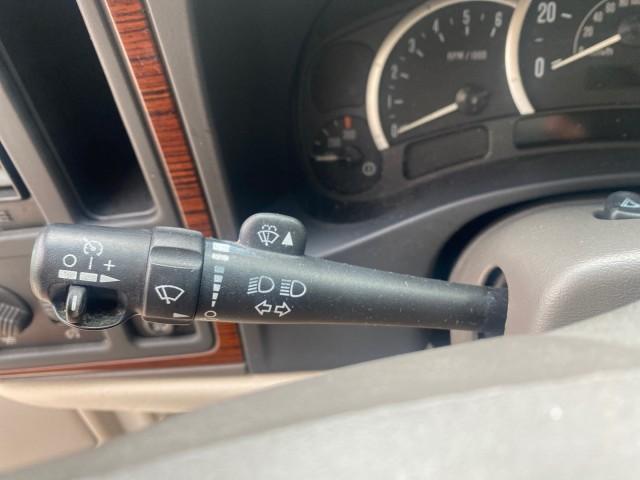 2003 White Diamond /Pewter Cadillac Escalade ESV 4WD/AWD (3GYFK66N23G) with an 6.0L Vortec 6000 High-Output V8 SFI Engine engine, Automatic transmission, located at 4701 North Dixie Hwy, Pompano Beach, FL, 33064, (954) 422-2889, 26.240938, -80.123474 - OUR WEBPAGE FLORIDACARS1.COM HAS OVER 100 PHOTOS AND FREE CARFAX LINK 2003 CADILLAC ESCALADE ESV VIN: 3GYFK66N23G235178 3 G Y F K 6 6 N 2 3 G 2 3 5 1 7 8 4 DOOR WAGON/SPORT UTILITY 6.0L V8 F GASOLINE 17 MPG ALL WHEEL DRIVE Features 4WD/AWD ABS Brakes Air Conditioning Alloy Wheels AM/FM Stereo Automa - Photo#50