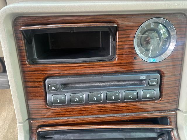 2003 White Diamond /Pewter Cadillac Escalade ESV 4WD/AWD (3GYFK66N23G) with an 6.0L Vortec 6000 High-Output V8 SFI Engine engine, Automatic transmission, located at 4701 North Dixie Hwy, Pompano Beach, FL, 33064, (954) 422-2889, 26.240938, -80.123474 - OUR WEBPAGE FLORIDACARS1.COM HAS OVER 100 PHOTOS AND FREE CARFAX LINK 2003 CADILLAC ESCALADE ESV VIN: 3GYFK66N23G235178 3 G Y F K 6 6 N 2 3 G 2 3 5 1 7 8 4 DOOR WAGON/SPORT UTILITY 6.0L V8 F GASOLINE 17 MPG ALL WHEEL DRIVE Features 4WD/AWD ABS Brakes Air Conditioning Alloy Wheels AM/FM Stereo Automa - Photo#60