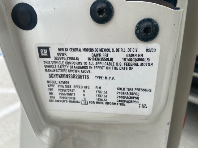 2003 White Diamond /Pewter Cadillac Escalade ESV 4WD/AWD (3GYFK66N23G) with an 6.0L Vortec 6000 High-Output V8 SFI Engine engine, Automatic transmission, located at 4701 North Dixie Hwy, Pompano Beach, FL, 33064, (954) 422-2889, 26.240938, -80.123474 - OUR WEBPAGE FLORIDACARS1.COM HAS OVER 100 PHOTOS AND FREE CARFAX LINK 2003 CADILLAC ESCALADE ESV VIN: 3GYFK66N23G235178 3 G Y F K 6 6 N 2 3 G 2 3 5 1 7 8 4 DOOR WAGON/SPORT UTILITY 6.0L V8 F GASOLINE 17 MPG ALL WHEEL DRIVE Features 4WD/AWD ABS Brakes Air Conditioning Alloy Wheels AM/FM Stereo Automa - Photo#67