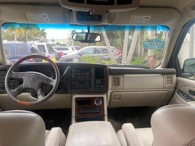 2003 White Diamond /Pewter Cadillac Escalade ESV 4WD/AWD (3GYFK66N23G) with an 6.0L Vortec 6000 High-Output V8 SFI Engine engine, Automatic transmission, located at 4701 North Dixie Hwy, Pompano Beach, FL, 33064, (954) 422-2889, 26.240938, -80.123474 - OUR WEBPAGE FLORIDACARS1.COM HAS OVER 100 PHOTOS AND FREE CARFAX LINK 2003 CADILLAC ESCALADE ESV VIN: 3GYFK66N23G235178 3 G Y F K 6 6 N 2 3 G 2 3 5 1 7 8 4 DOOR WAGON/SPORT UTILITY 6.0L V8 F GASOLINE 17 MPG ALL WHEEL DRIVE Features 4WD/AWD ABS Brakes Air Conditioning Alloy Wheels AM/FM Stereo Automa - Photo#81