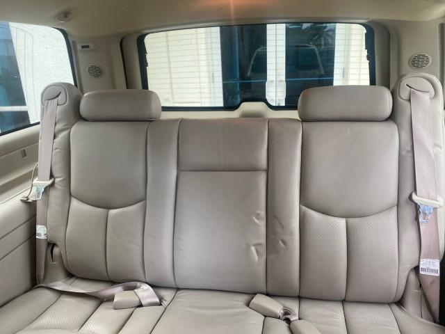 2003 White Diamond /Pewter Cadillac Escalade ESV 4WD/AWD (3GYFK66N23G) with an 6.0L Vortec 6000 High-Output V8 SFI Engine engine, Automatic transmission, located at 4701 North Dixie Hwy, Pompano Beach, FL, 33064, (954) 422-2889, 26.240938, -80.123474 - OUR WEBPAGE FLORIDACARS1.COM HAS OVER 100 PHOTOS AND FREE CARFAX LINK 2003 CADILLAC ESCALADE ESV VIN: 3GYFK66N23G235178 3 G Y F K 6 6 N 2 3 G 2 3 5 1 7 8 4 DOOR WAGON/SPORT UTILITY 6.0L V8 F GASOLINE 17 MPG ALL WHEEL DRIVE Features 4WD/AWD ABS Brakes Air Conditioning Alloy Wheels AM/FM Stereo Automa - Photo#84