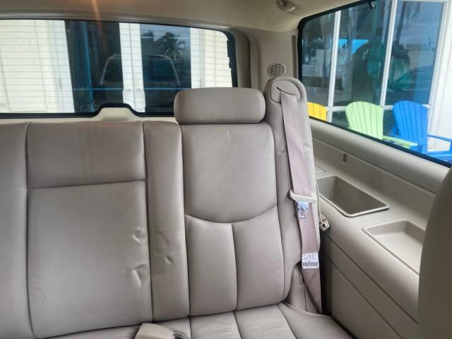 2003 White Diamond /Pewter Cadillac Escalade ESV 4WD/AWD (3GYFK66N23G) with an 6.0L Vortec 6000 High-Output V8 SFI Engine engine, Automatic transmission, located at 4701 North Dixie Hwy, Pompano Beach, FL, 33064, (954) 422-2889, 26.240938, -80.123474 - OUR WEBPAGE FLORIDACARS1.COM HAS OVER 100 PHOTOS AND FREE CARFAX LINK 2003 CADILLAC ESCALADE ESV VIN: 3GYFK66N23G235178 3 G Y F K 6 6 N 2 3 G 2 3 5 1 7 8 4 DOOR WAGON/SPORT UTILITY 6.0L V8 F GASOLINE 17 MPG ALL WHEEL DRIVE Features 4WD/AWD ABS Brakes Air Conditioning Alloy Wheels AM/FM Stereo Automa - Photo#85